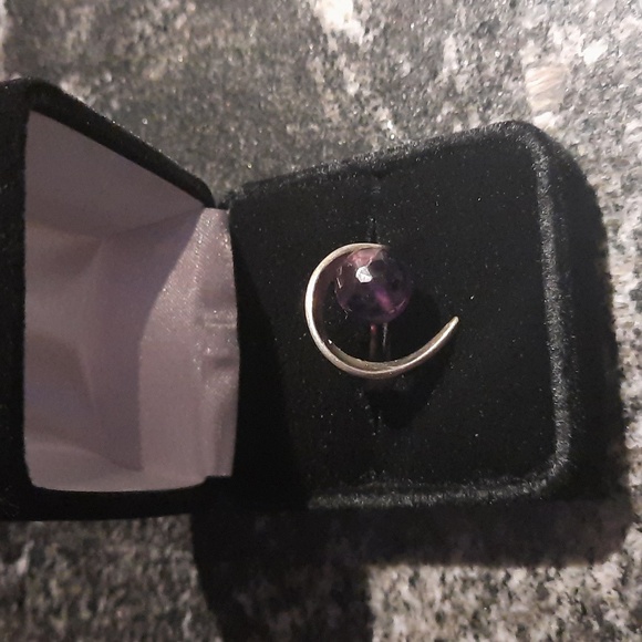Gorgeous Amethyst Ring - Picture 1 of 3